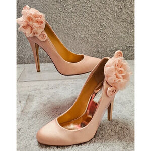 Badgley Mischka Blush Pink Stiletto Pump Heels Wedding Tulle Flowers Sz 7 M